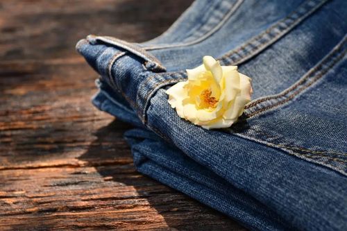 Solusi perusahaan terbaru tentang Aktifator Permanganat Ramah Lingkungan untuk Finishing Denim yang Lebih Bersih dan Cerah
